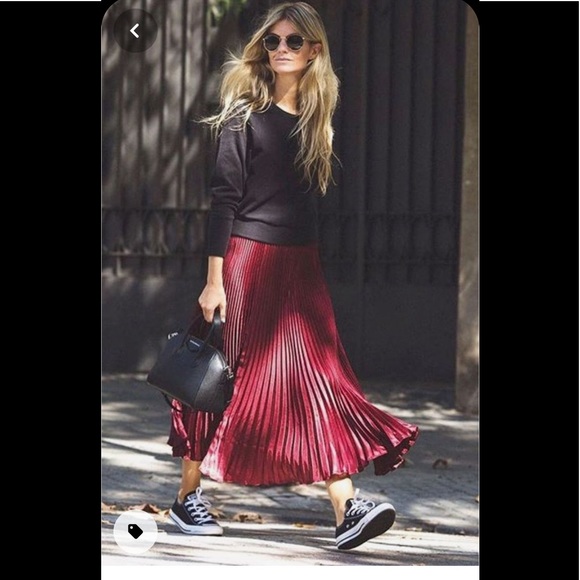 ZARA pleated skirt - Picture 2 of 3